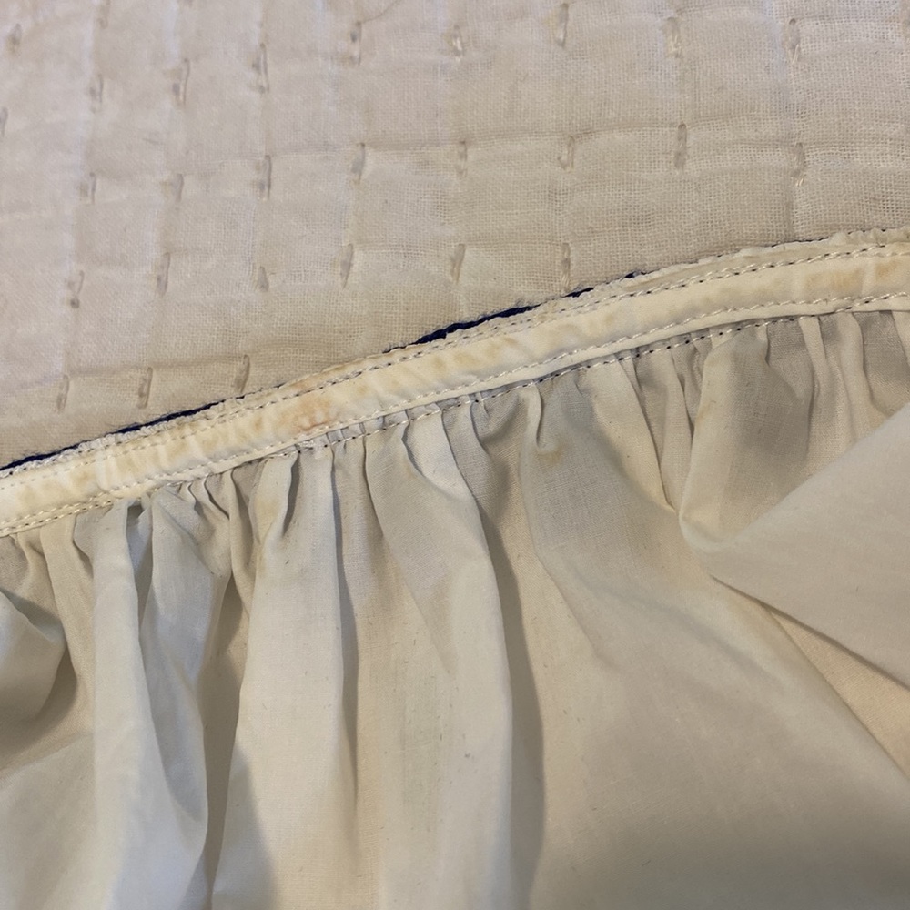 BB Dakota Makari Flutter Sleeve Top - Picture 4 of 4